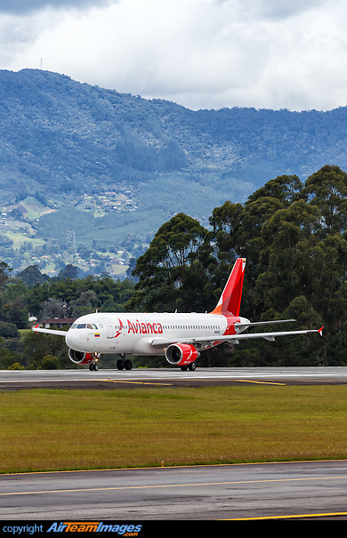 Airbus A320-214
