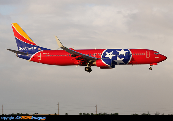Boeing 737-8H4
