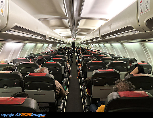 Boeing 737-4H6