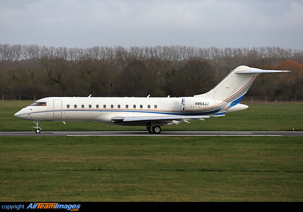 Departing to Zurich after 10 months maintenance with Jetworks at Southampton. Formerly VH-UBX Bombardier Global Express