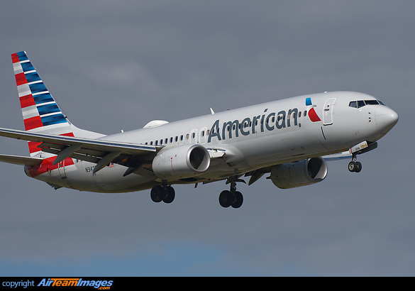 Boeing 737-823