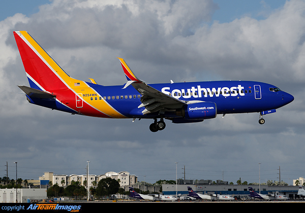 Boeing 737-7H4
