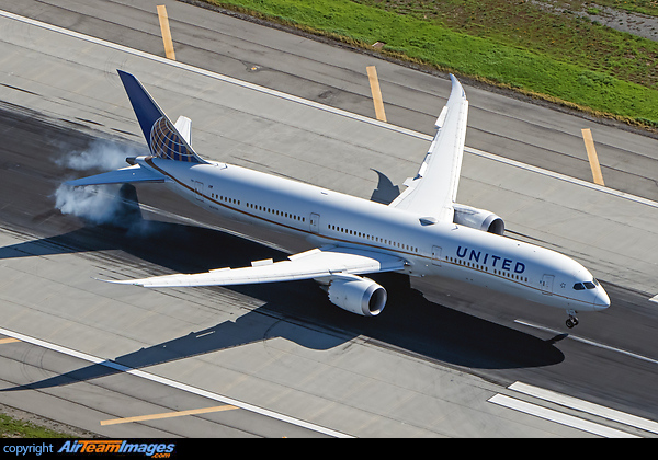 Boeing 787-10 Dreamliner