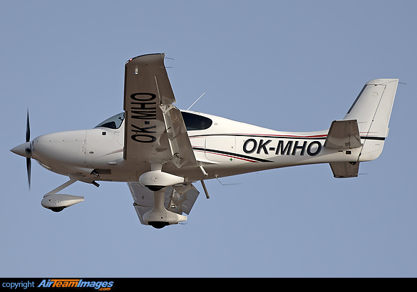 Cirrus SR-22