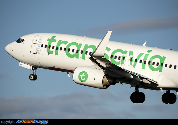 Boeing 737-84P