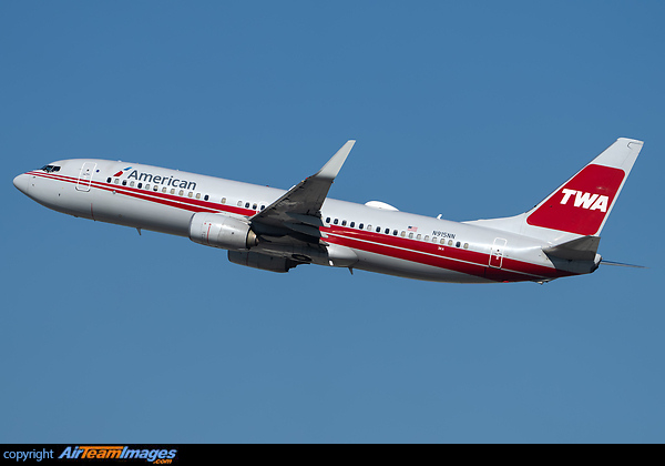 Boeing 737-823
