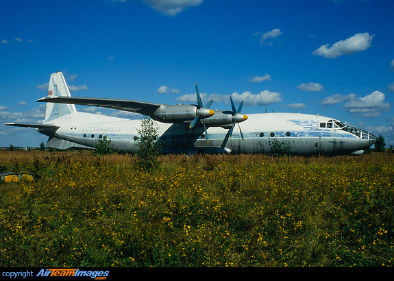 Antonov An-10 Ukraina