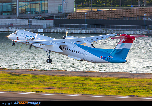 Bombardier Dash 8-402Q