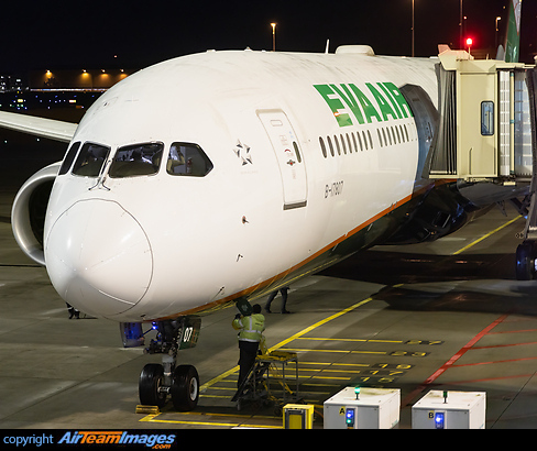 Boeing 787-10 Dreamliner
