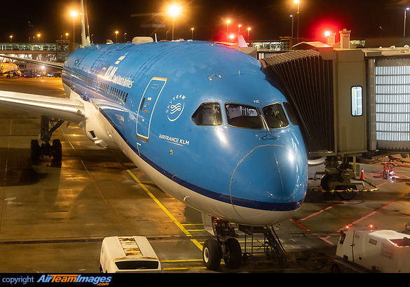 Boeing 787-9 Dreamliner
