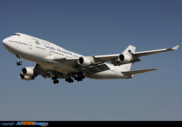 Boeing 747-422