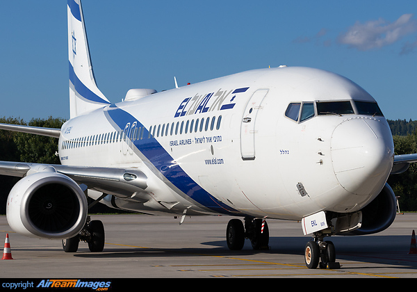 Boeing 737-85P