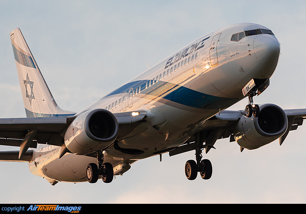 Boeing 737-8BK