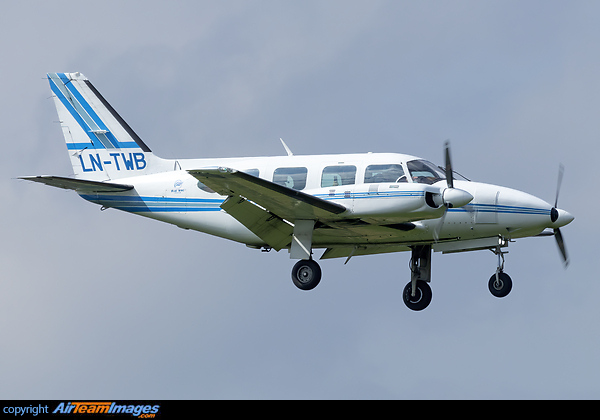 Piper PA-31-325 Navajo C/R