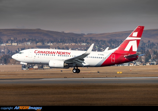Boeing 737-752