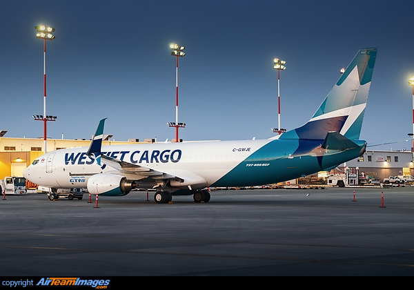 Boeing 737-8K5(BCF)