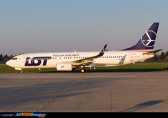 Boeing 737-86N