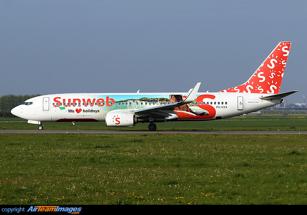 Boeing 737-8K2