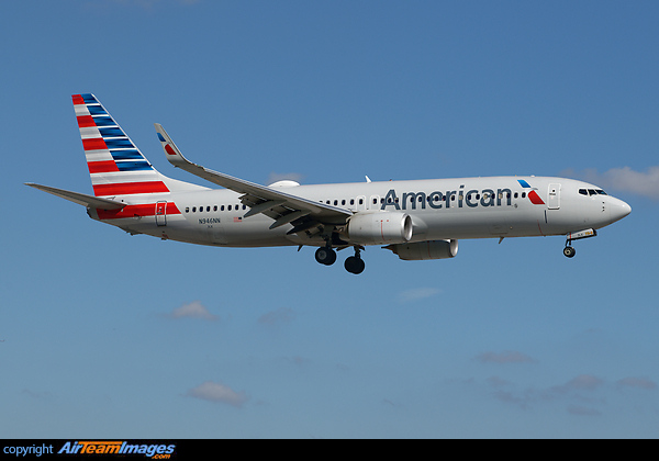 Boeing 737-823