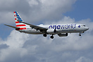 Boeing 737-823