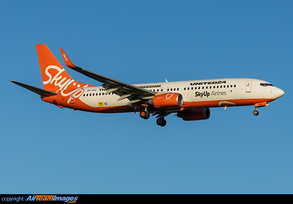 Boeing 737-8KN