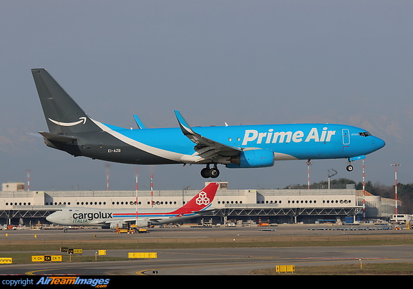 Boeing 737-8AS(SF)