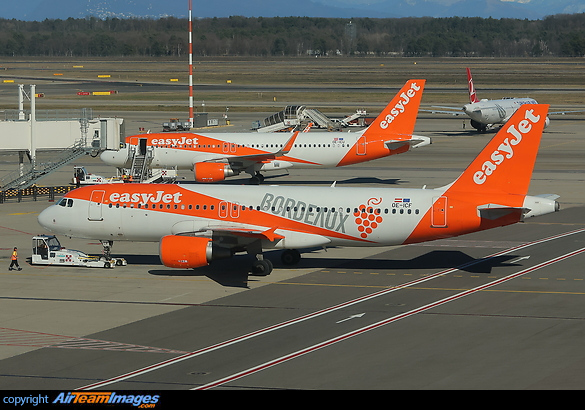 Airbus A320-214