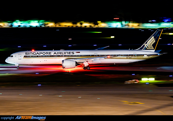 Boeing 787-10 Dreamliner