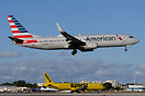 Boeing 737-823