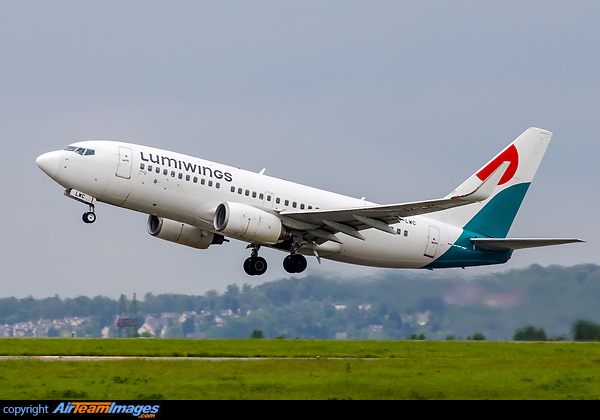 Boeing 737-7K2
