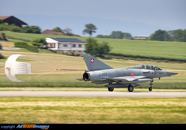 The last airworthy Mirage III in Europe lands for the very last time in Payerne. It was the last flight also for its pilot, retired Colonel Thierry Goetschmann. Dassault Mirage IIIDS/80