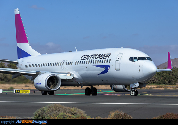Boeing 737-8FE