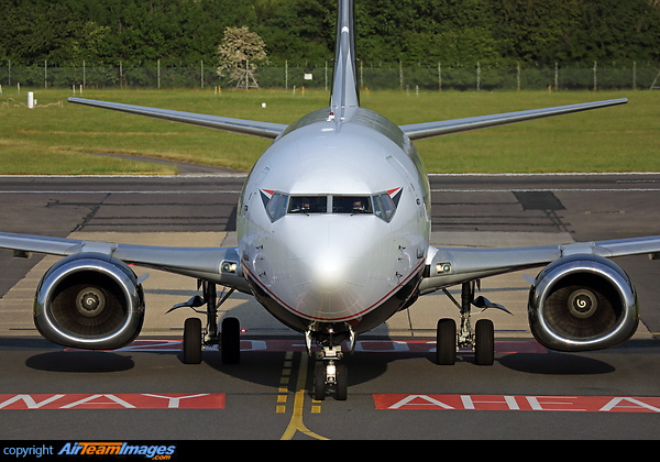 Boeing 737-3L9