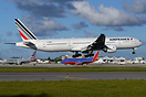 Boeing 777-328/ER