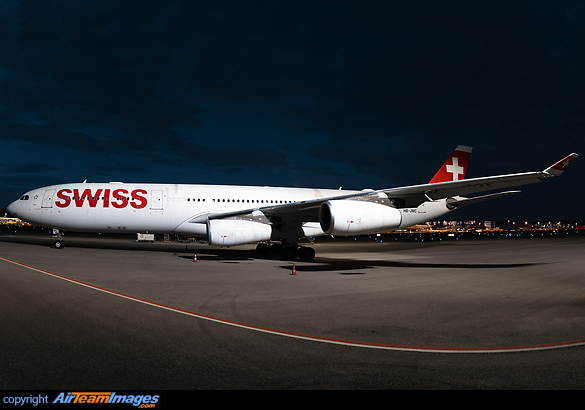 Airbus A340-313X