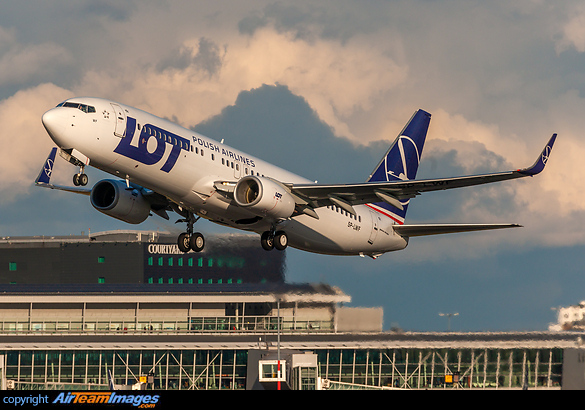 Boeing 737-86N