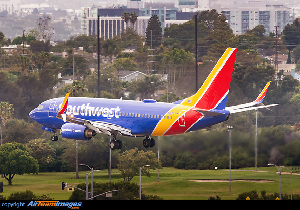 Boeing 737-7H4