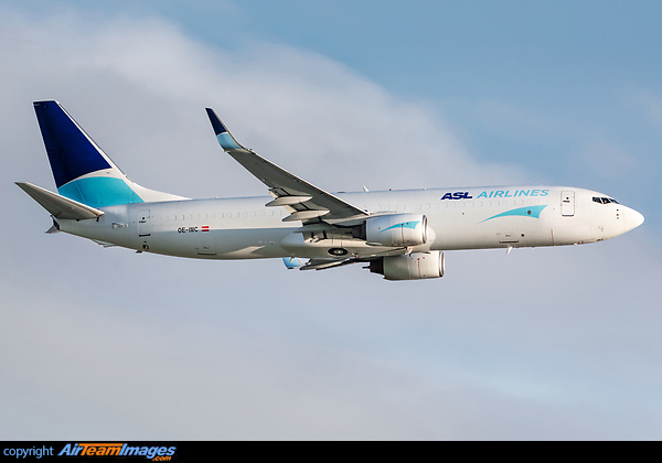 Boeing 737-83N(BCF)