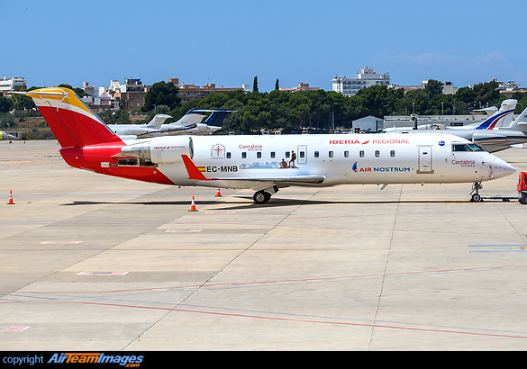 Repainted In full Iberia colors since a month.
With special Cantabria stickers. Bombardier CRJ-200ER