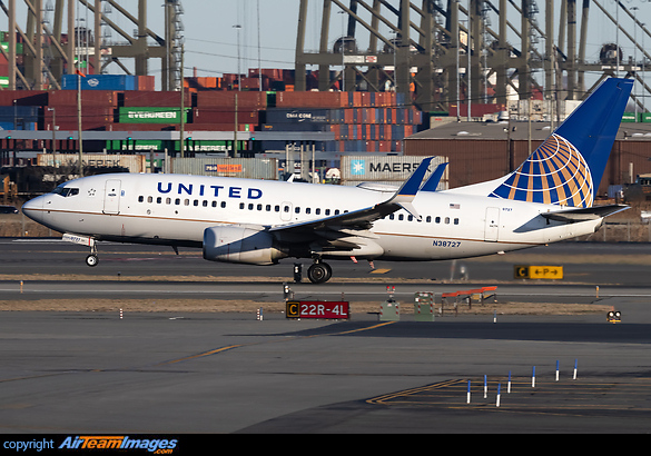 Boeing 737-724
