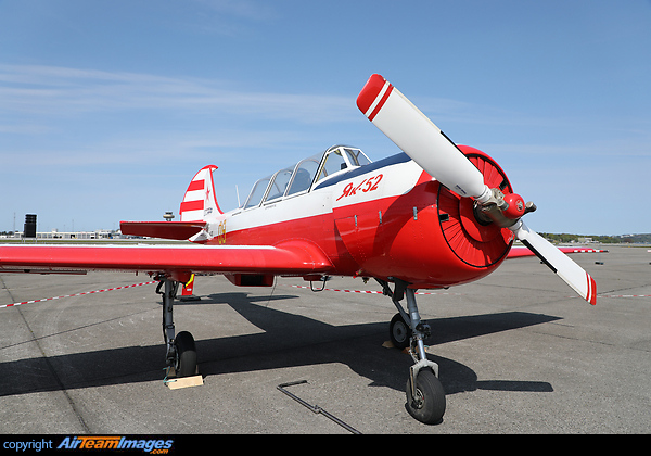Yakovlev Yak-52