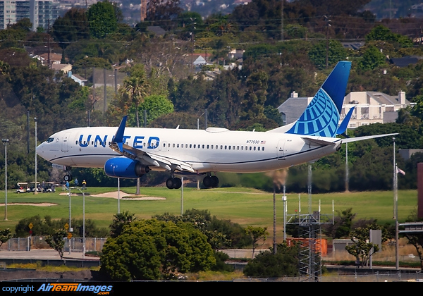 Boeing 737-824