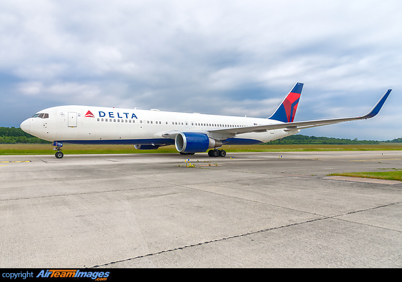 Boeing 767-332/ER