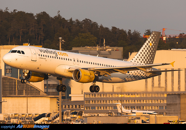Airbus A321-214