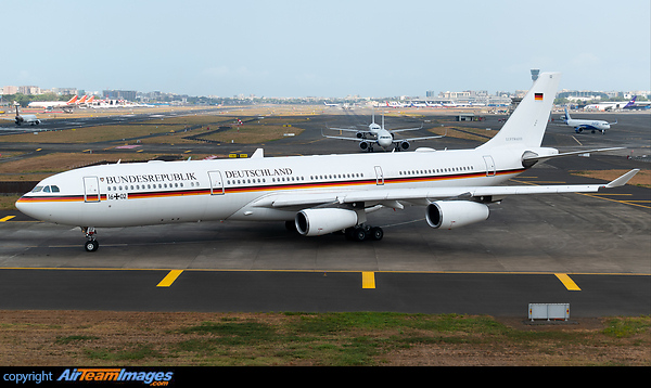 Airbus A340-313X
