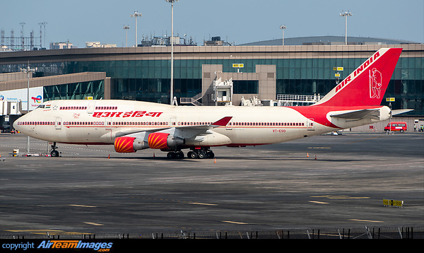 Boeing 747-437