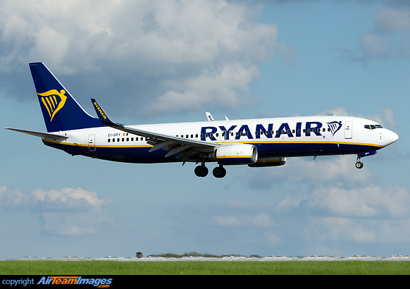 Boeing 737-8AS