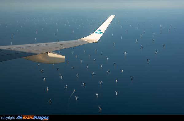Descending over the vast 'Lagelander' offshore wind farm in the North Sea on route to Schiphol Airport - Amsterdam, Netherlands. Embraer ERJ-190STD