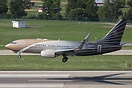 Short finals for runway 28