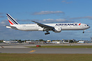 Boeing 777-328/ER